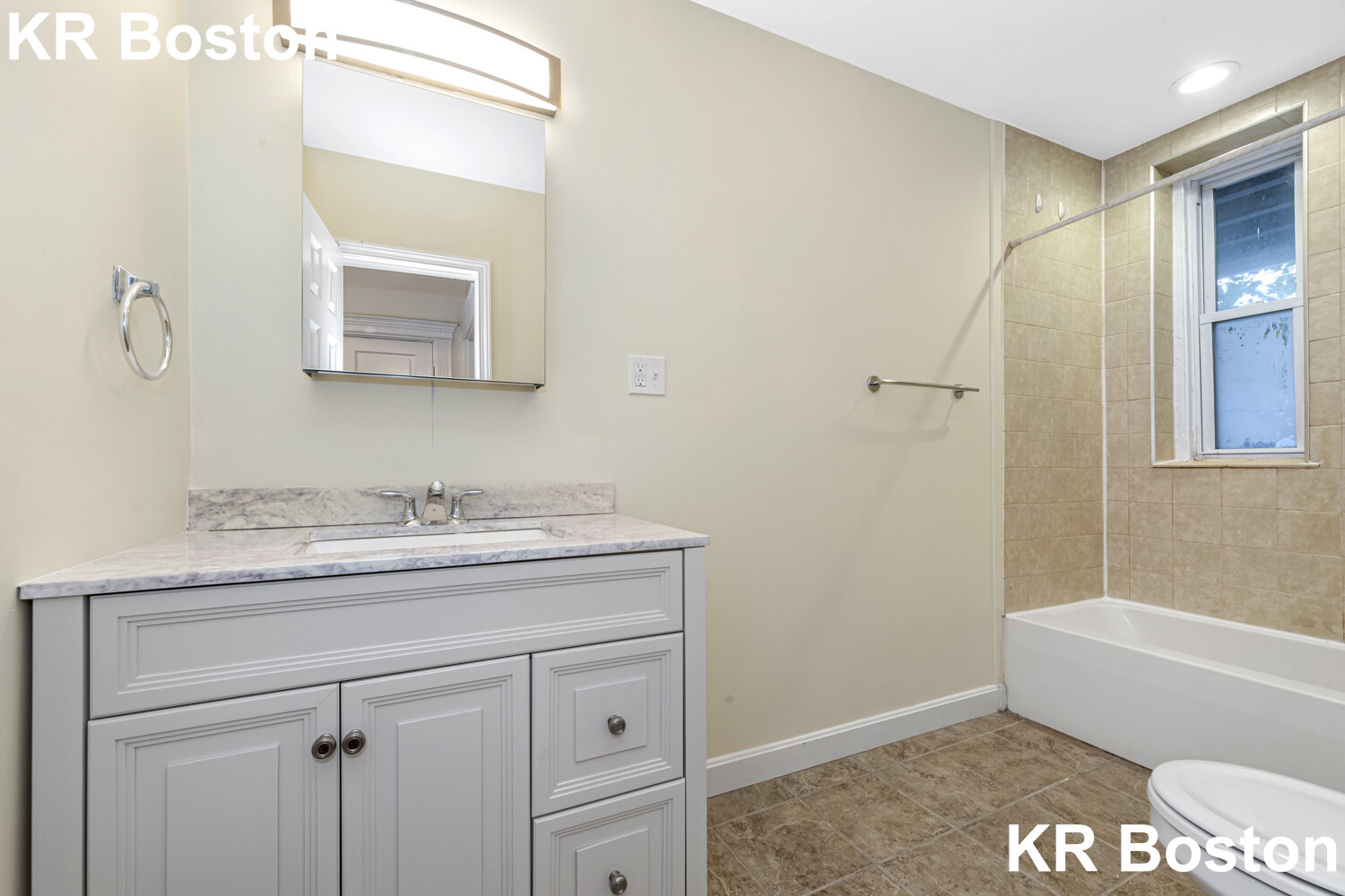 3 bed, 1 bath apartment for rent at 46 Brackett St Unit 2., Brighton — photo 3 of 3