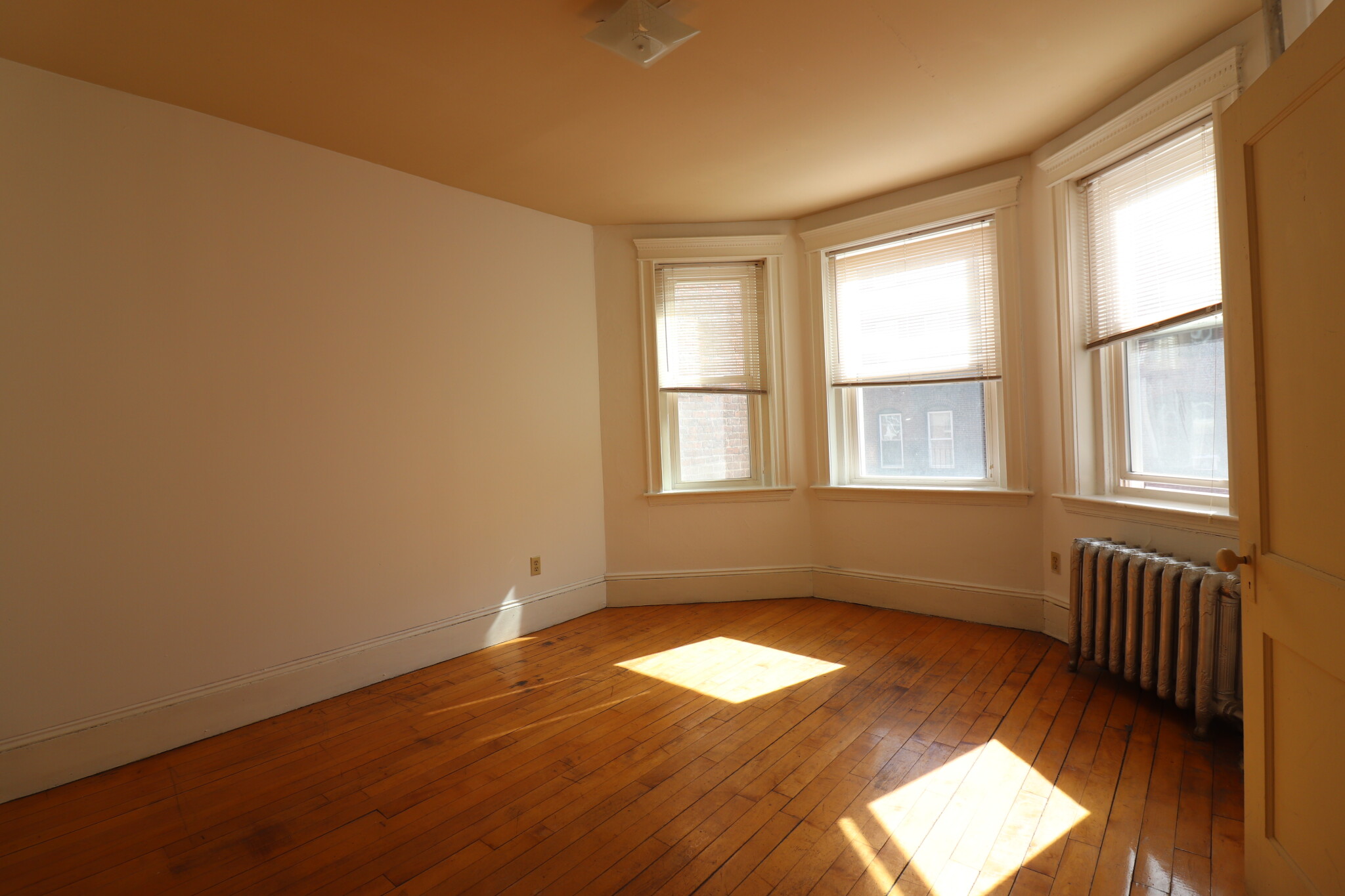 2 bed, 1 bath apartment for rent at 46 Westland Ave Unit 12A, Fenway