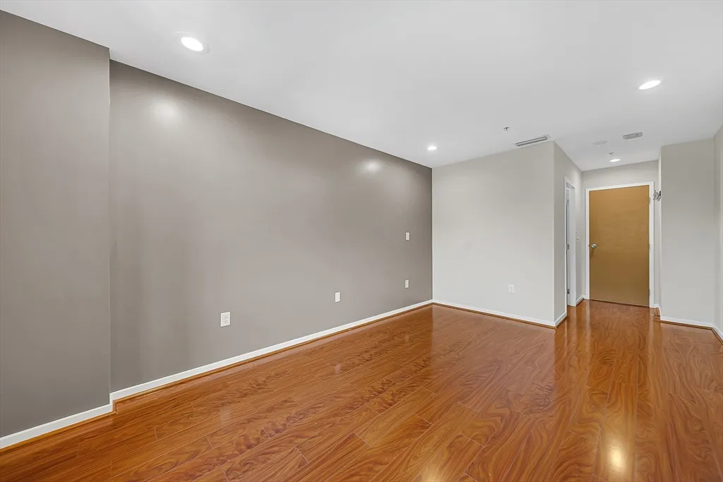 6 Canal Park, East Cambridge