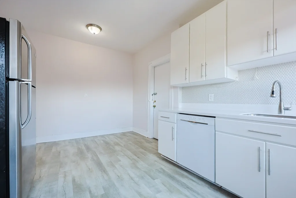 857 Beacon St, Fenway