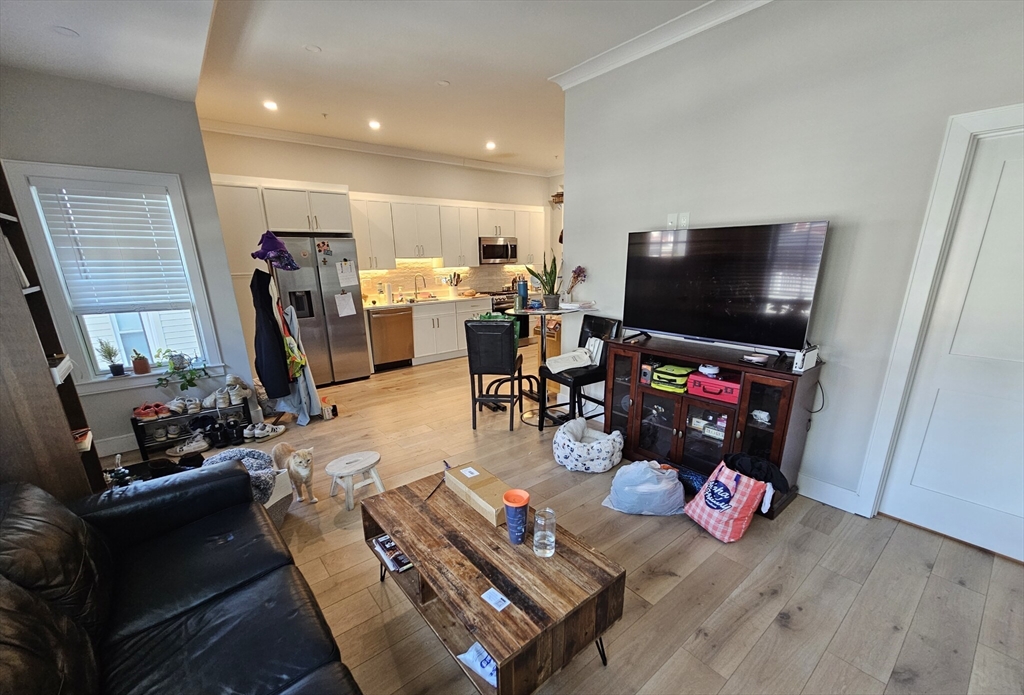 9 Everett St, Allston