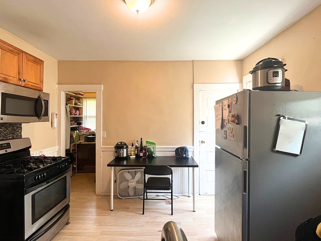 3907 Washington St, Jamaica Plain