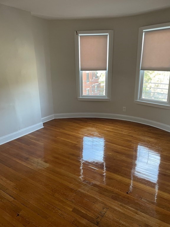 184 Walnut Ave, Roxbury