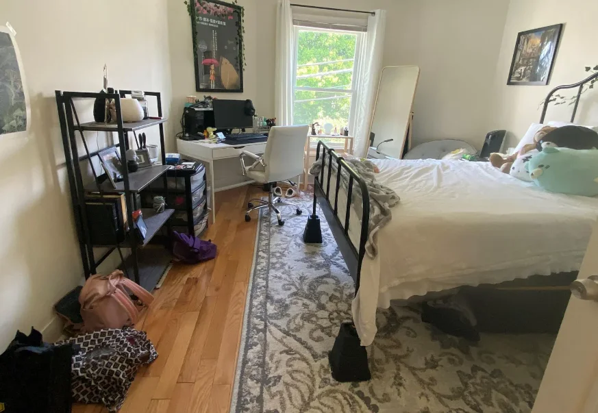 128 Cedar St, Powder House Square