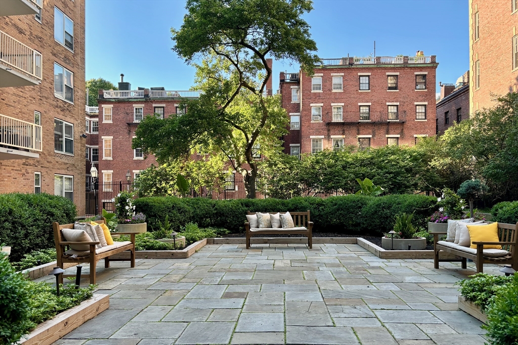 145 Pinckney St, Beacon Hill