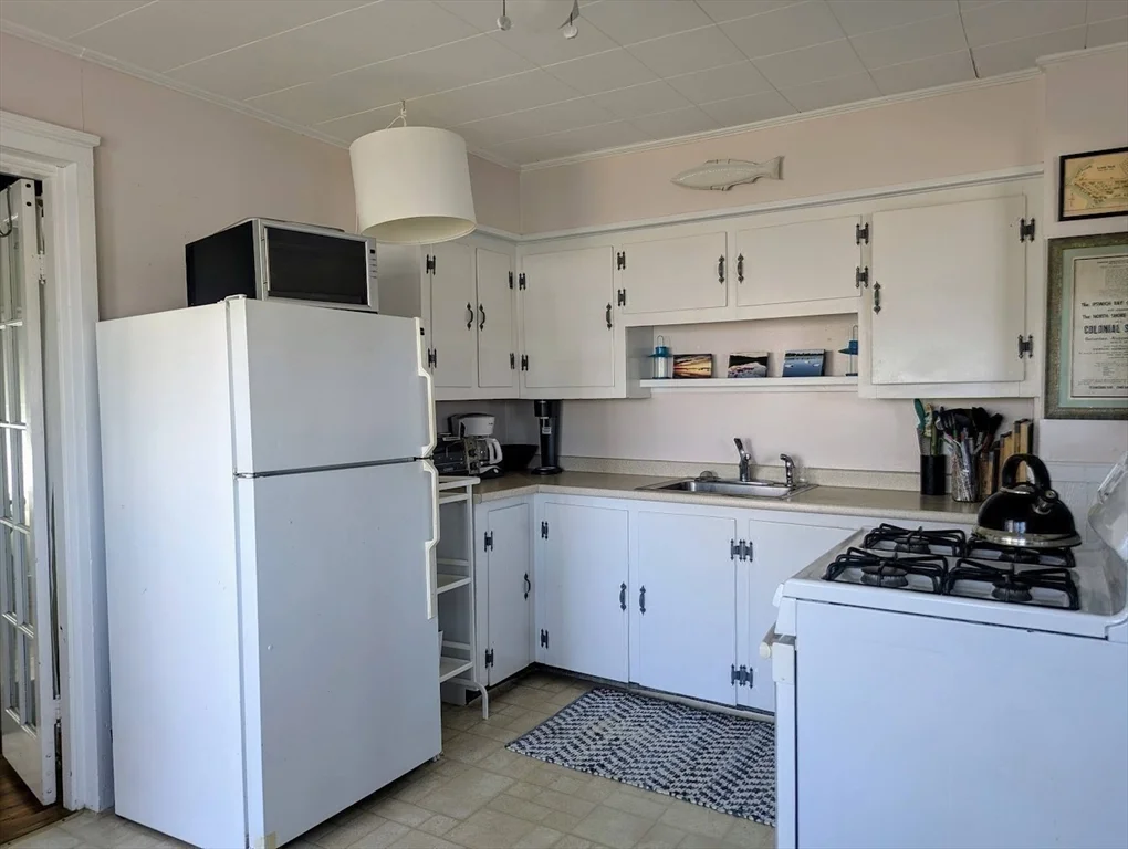 12 Cove Rd, Little Neck
