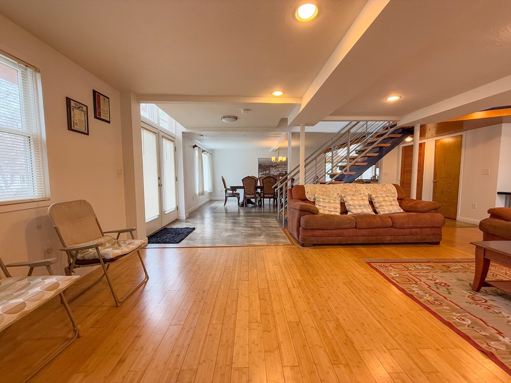 5 Avondale Ave, Billerica