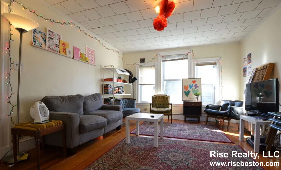 50 Brainerd Rd, Brighton