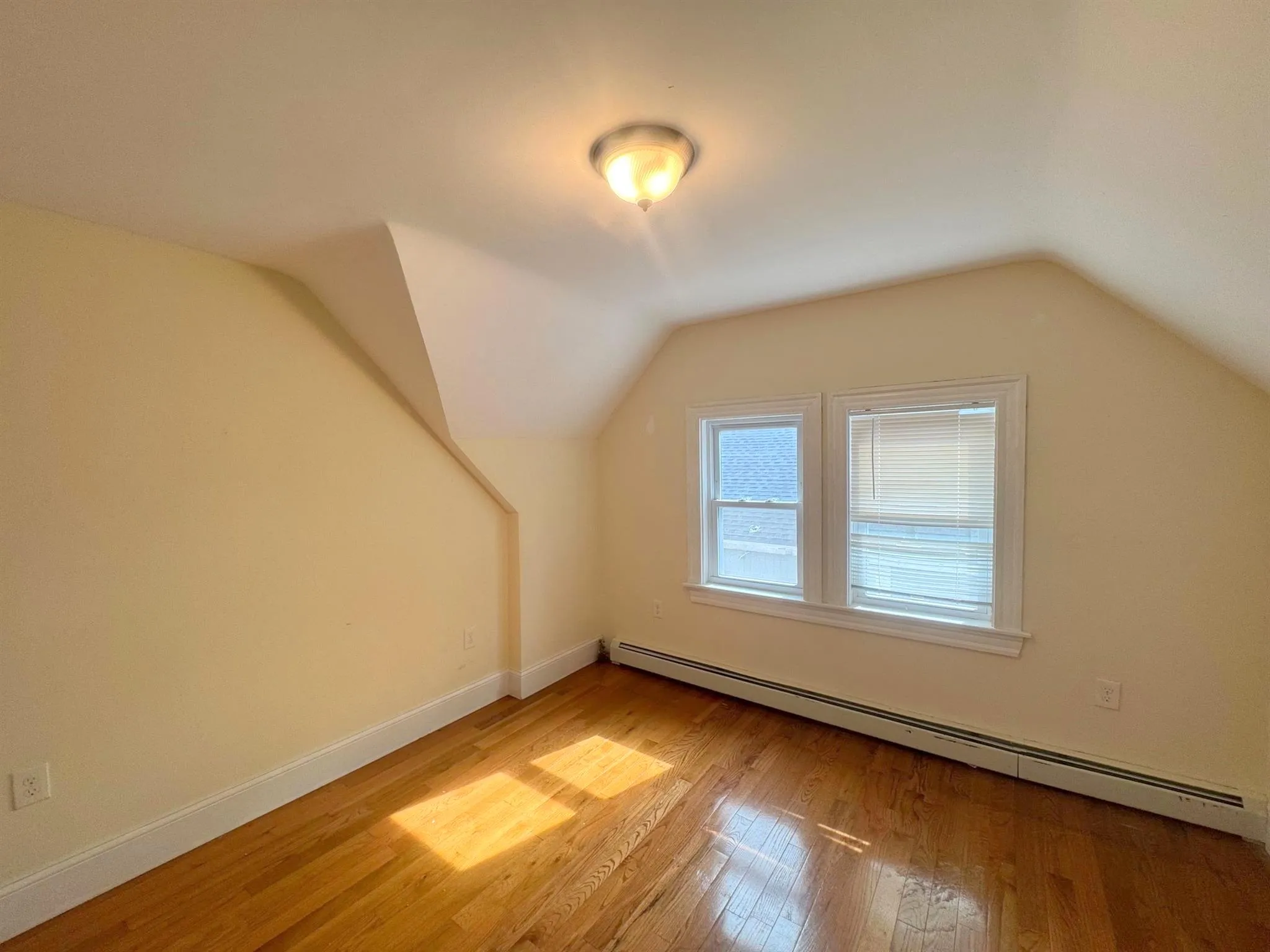 102 Sycamore St, Winter Hill