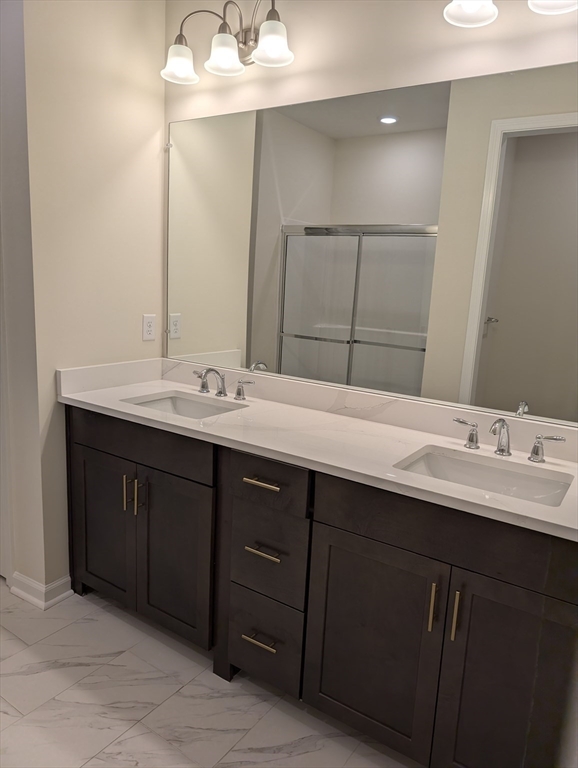 2 Winslow Ln, North Grafton