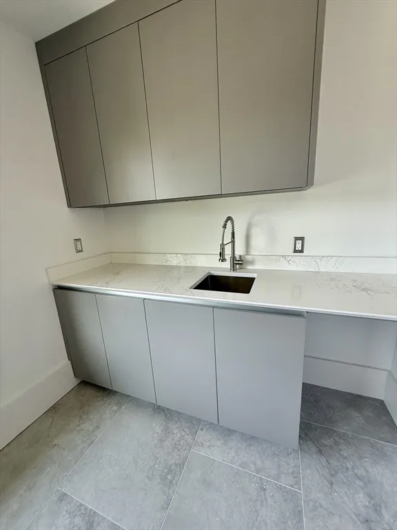 2 Effie Pl, Lexington