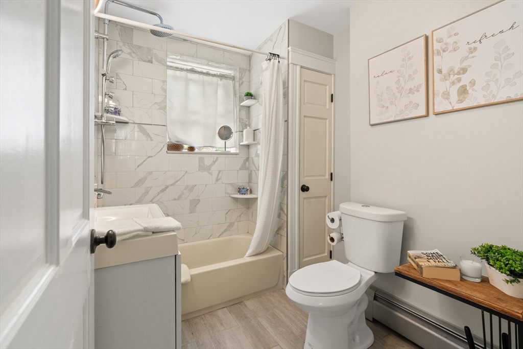 15 Millmont St, Roxbury