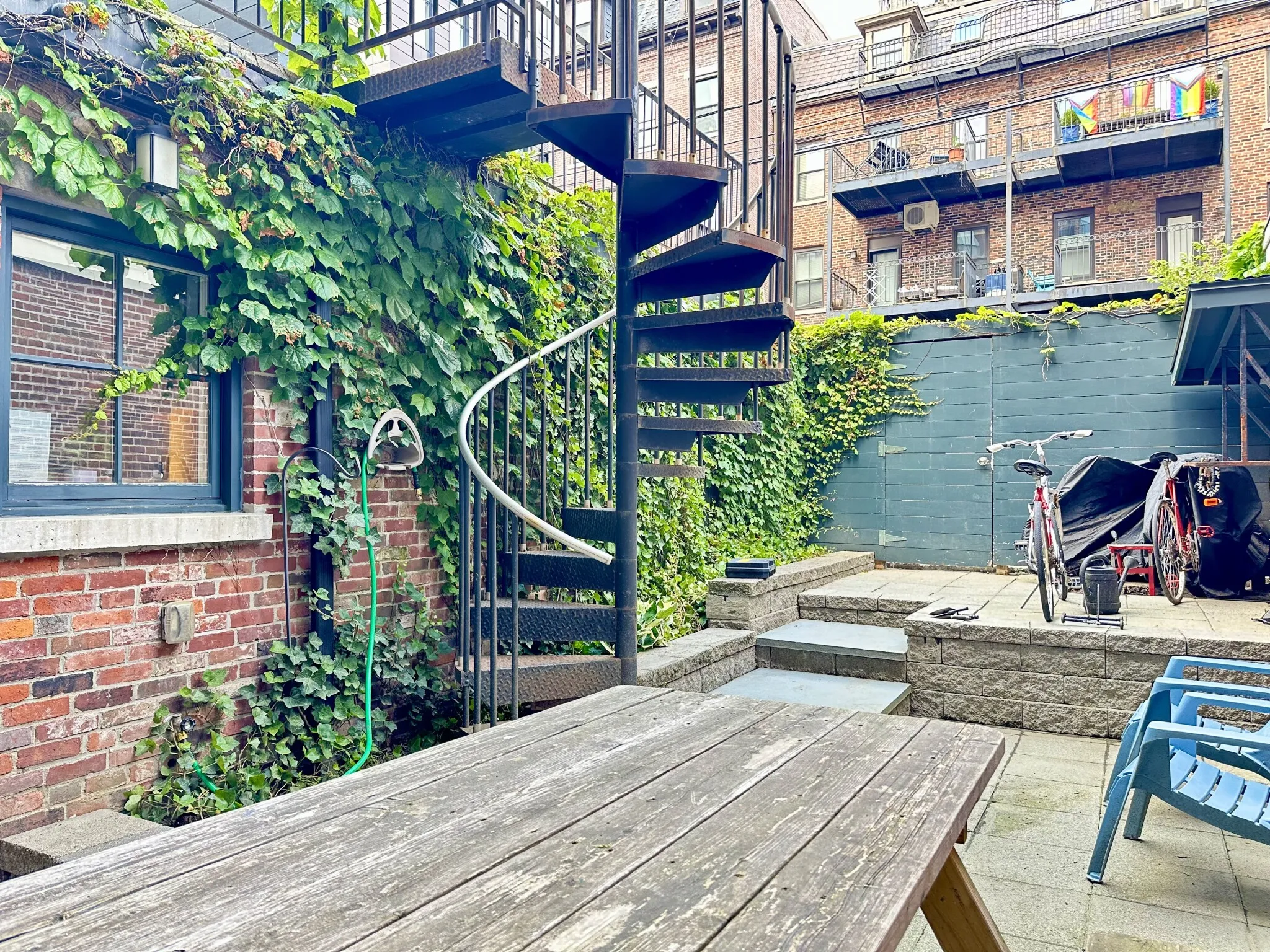 658 Massachusetts Ave, South End