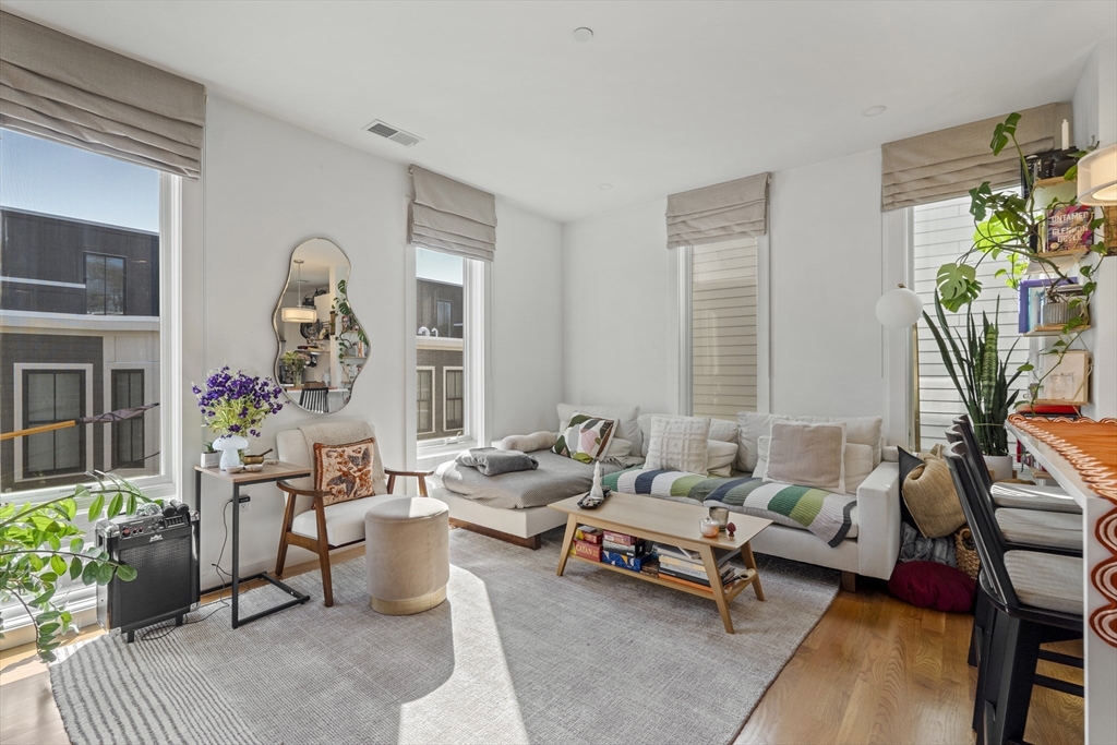 49 Rogers St, South Boston