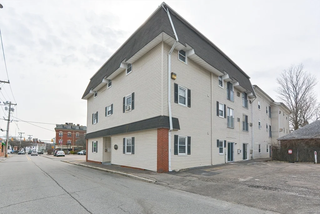 16 Richards Ave, North Attleboro