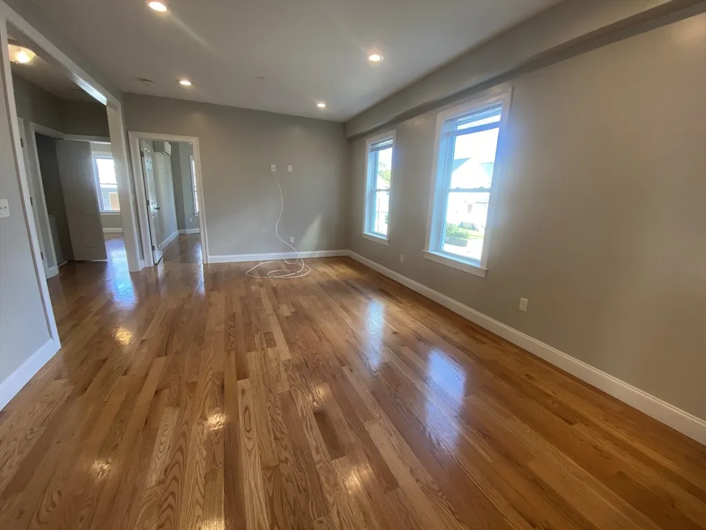 17 Maywood St, Roxbury