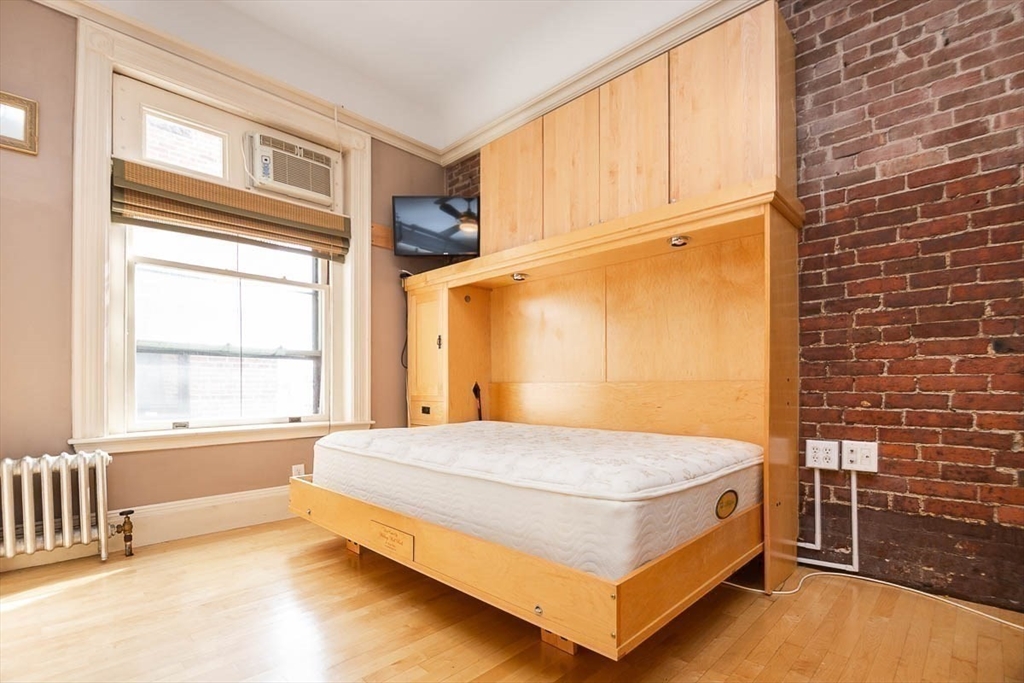 290 Commonwealth Ave, Back Bay