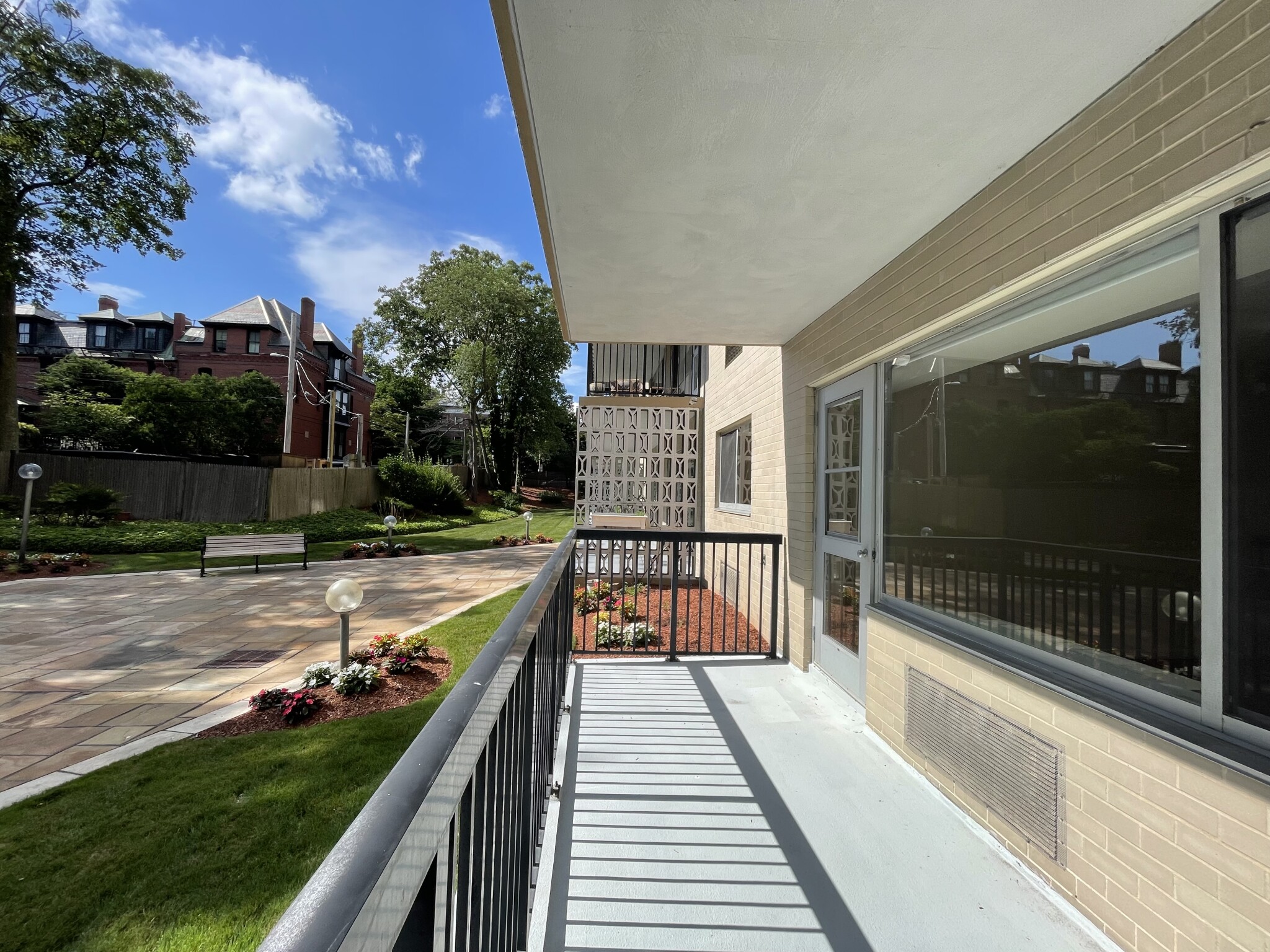 101 Monmouth St, Longwood