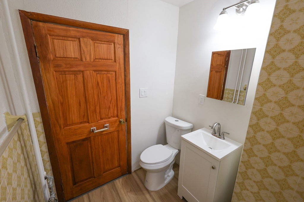 114 Amory St, Jamaica Plain