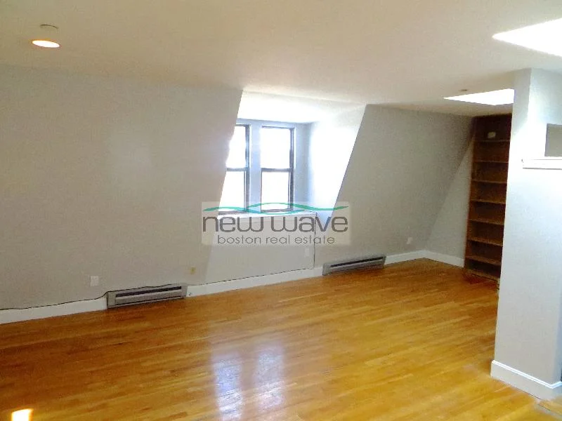 469 Massachusetts Ave, South End