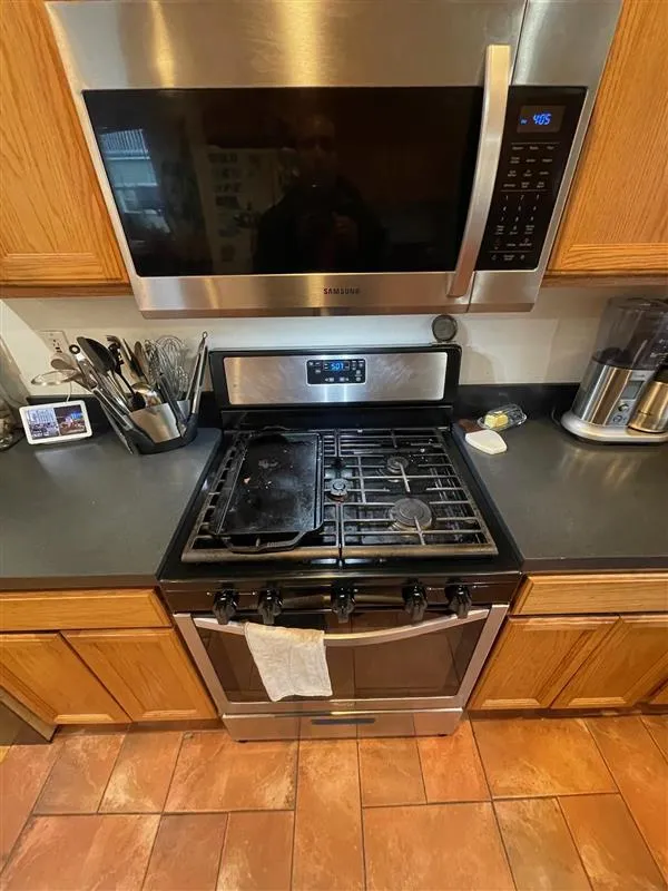 23 Hall St, Powder House Square