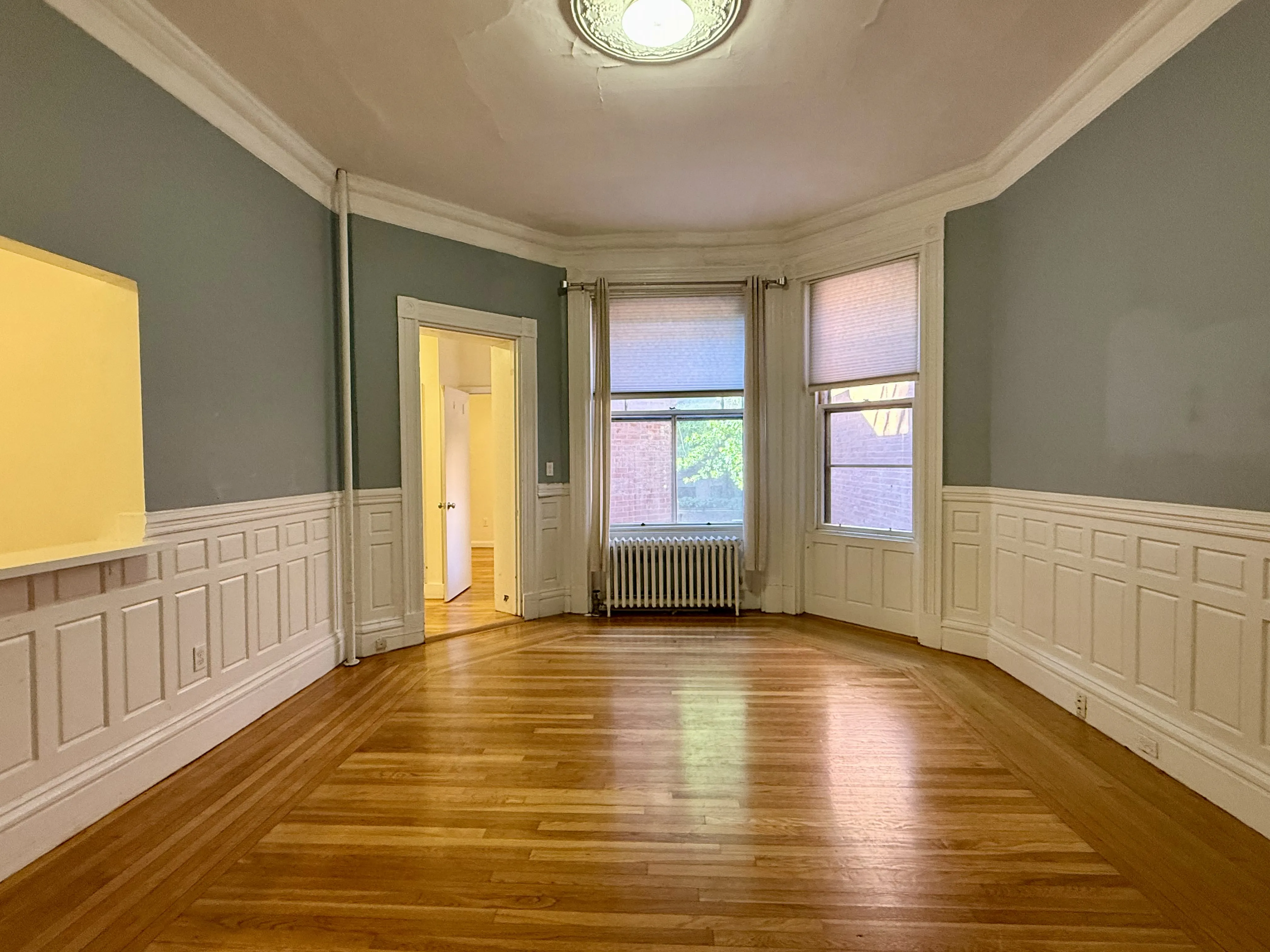 295 Newbury St, Back Bay