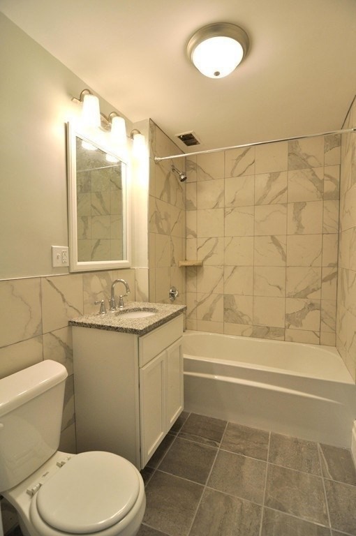 2 bed, 2 bath apartment for rent at 464 Commonwealth Ave Unit 25, Fenway — photo 8 of 11