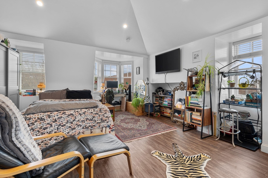 105 Broadway, Chelsea