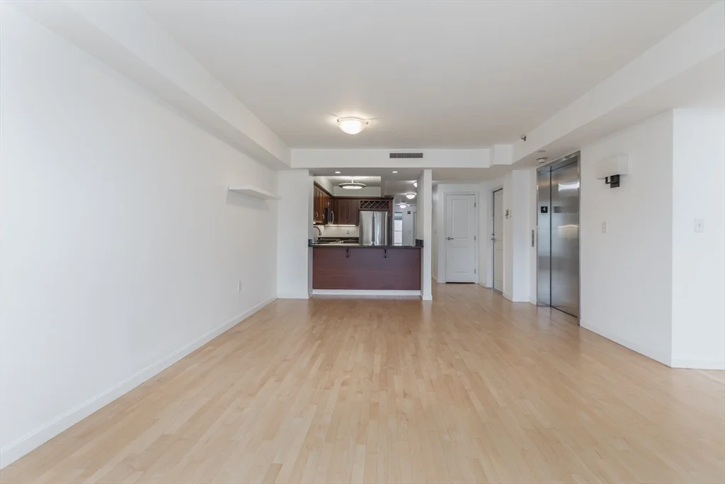 910 Beacon St, Fenway