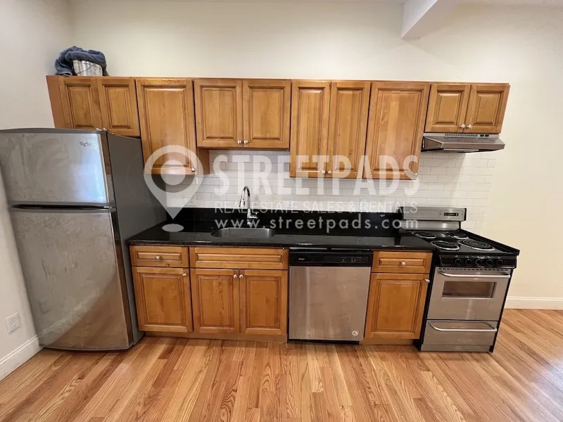 379 Harvard St, Mid-Cambridge