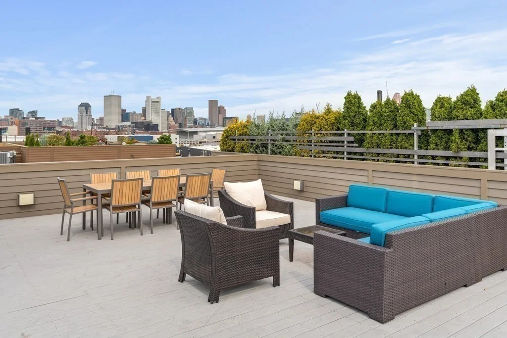 403 W 1st St, South Boston