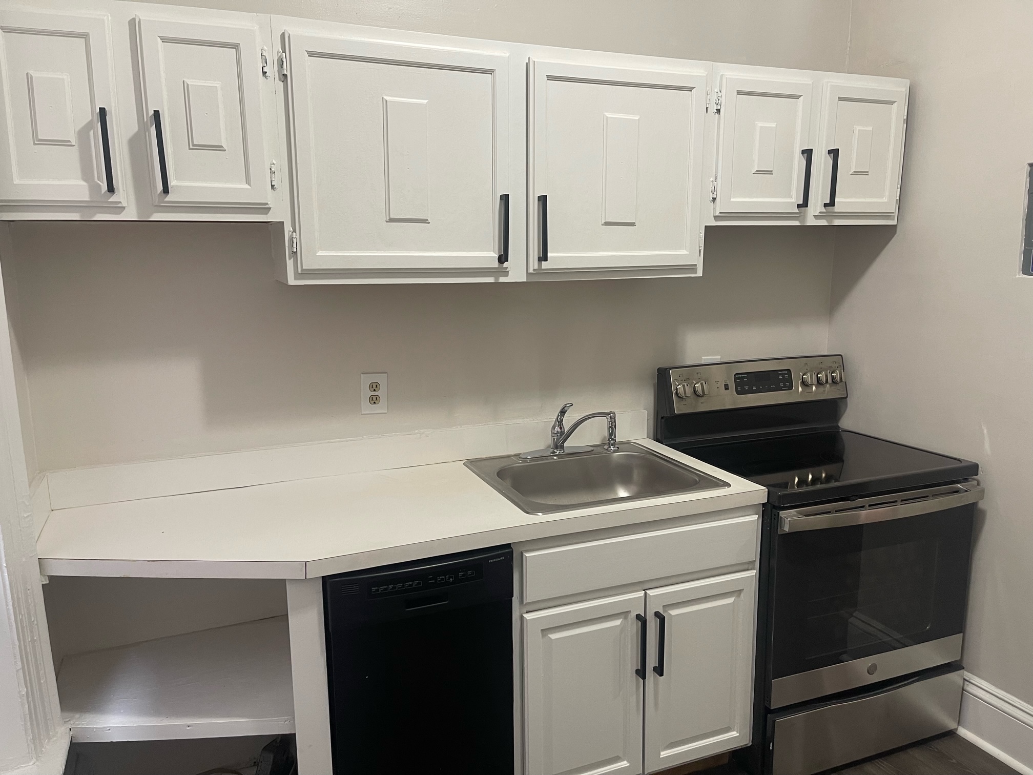 1 split bed, 1 bath apartment for rent at 465 Park Dr Unit 07., Fenway — photo 2 of 4