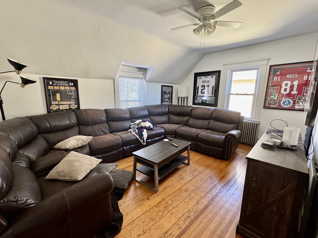 8 Trafford St, Quincy