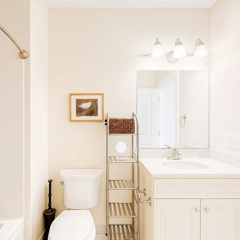 463 Rutherford Ave, Charlestown