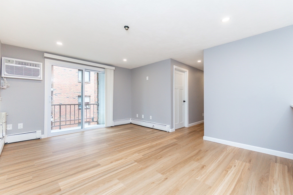 131 Pierce St, Forestdale