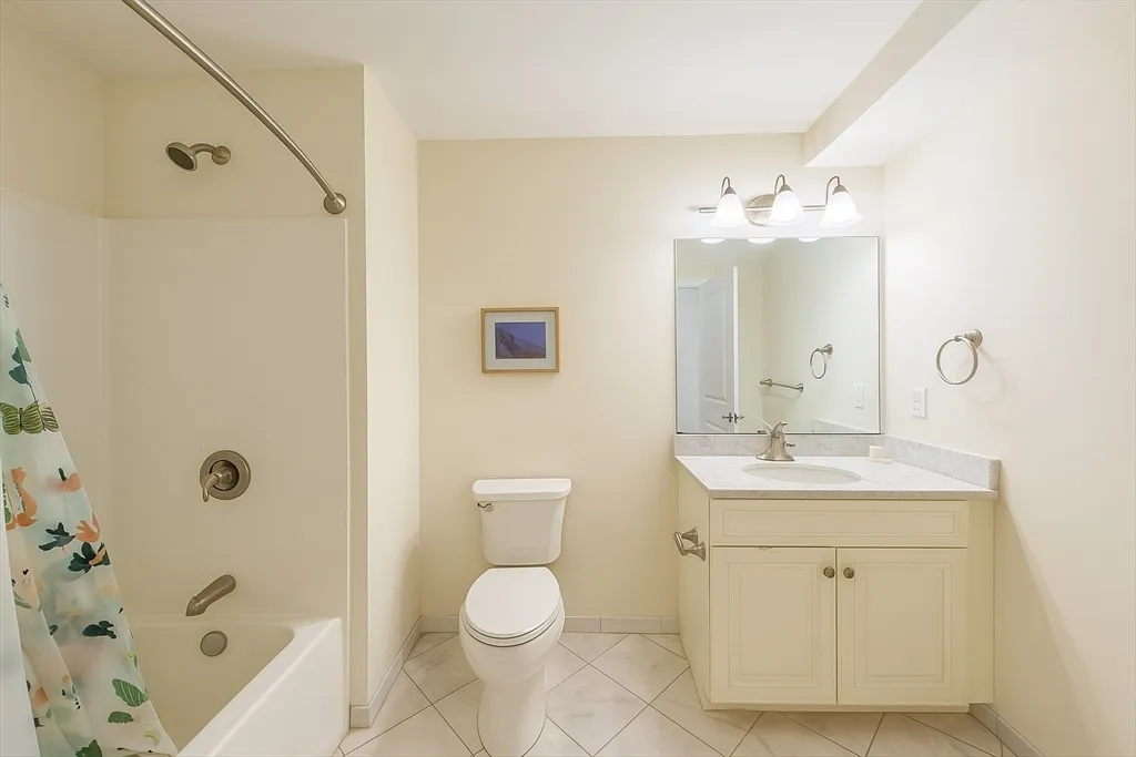 463 Rutherford Ave, Charlestown