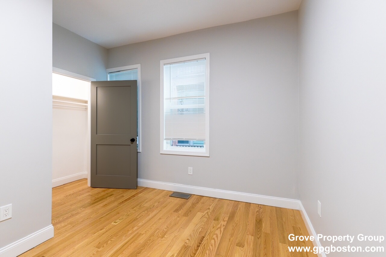 466 East 7th St, South Boston