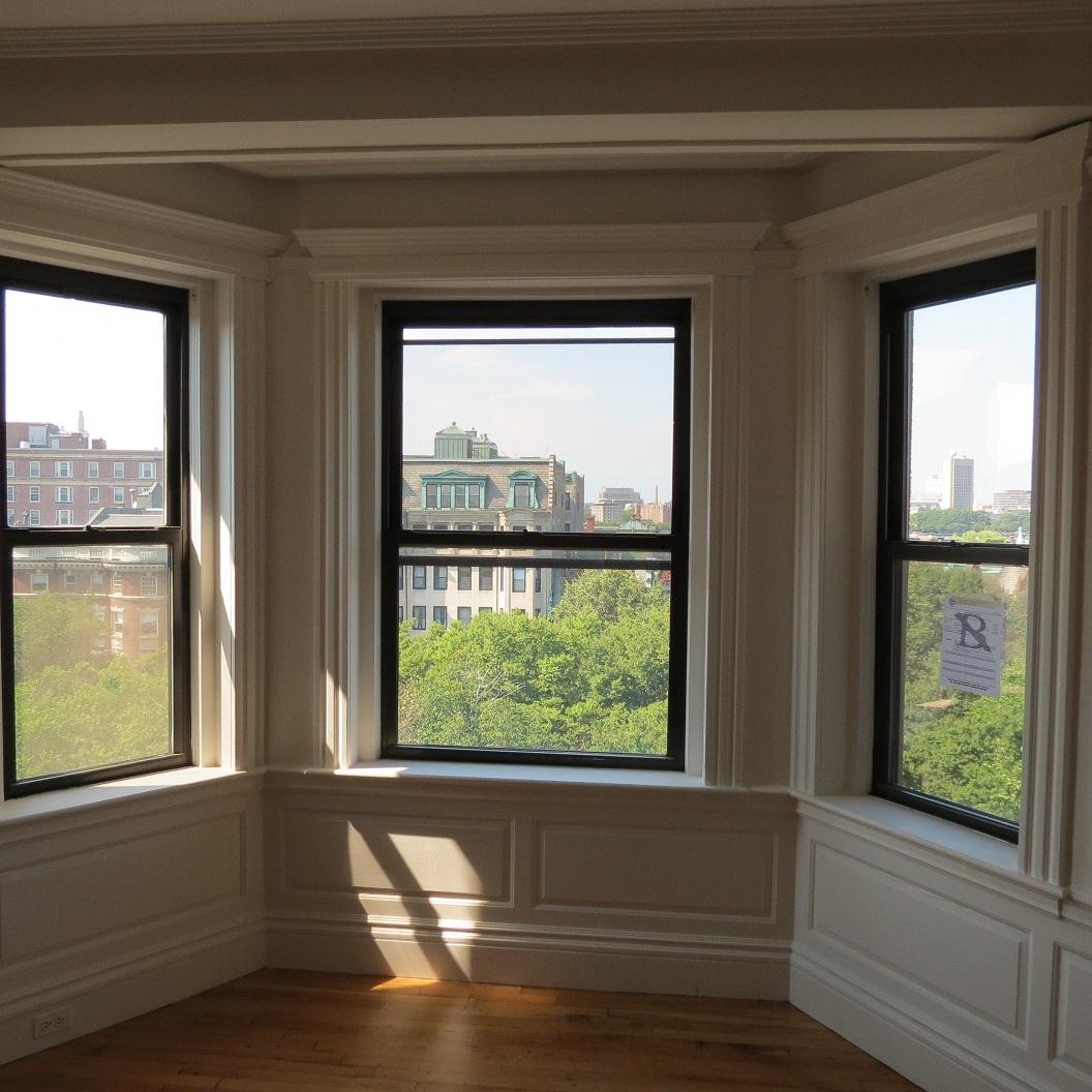 1 split bed, 1 bath apartment for rent at 466 Commonwealth Ave Unit 703, Back Bay — photo 1 of 9
