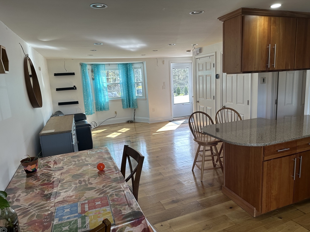 715 Hammond St, Chestnut Hill