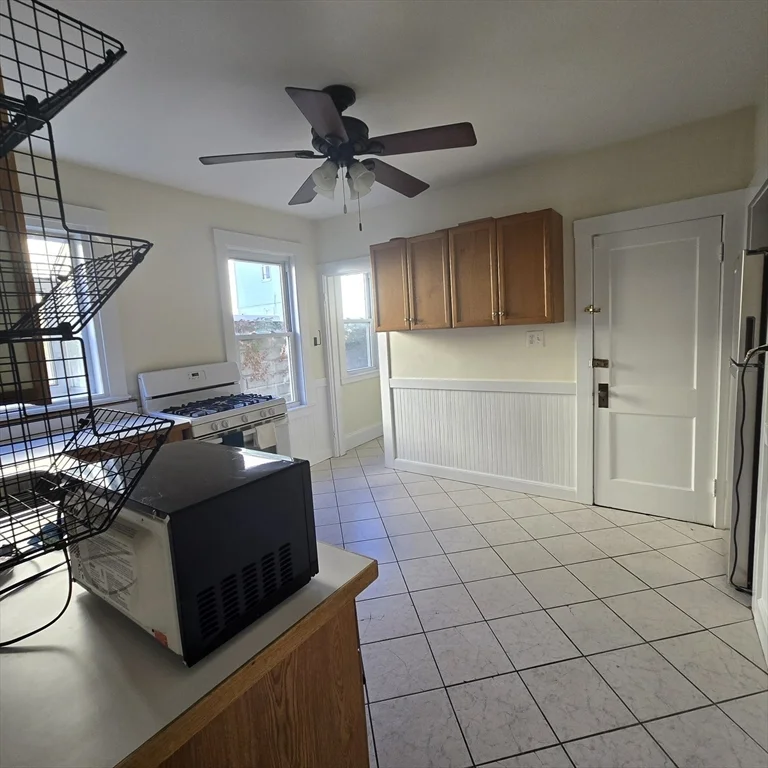 56 Waterhouse St, West Somerville