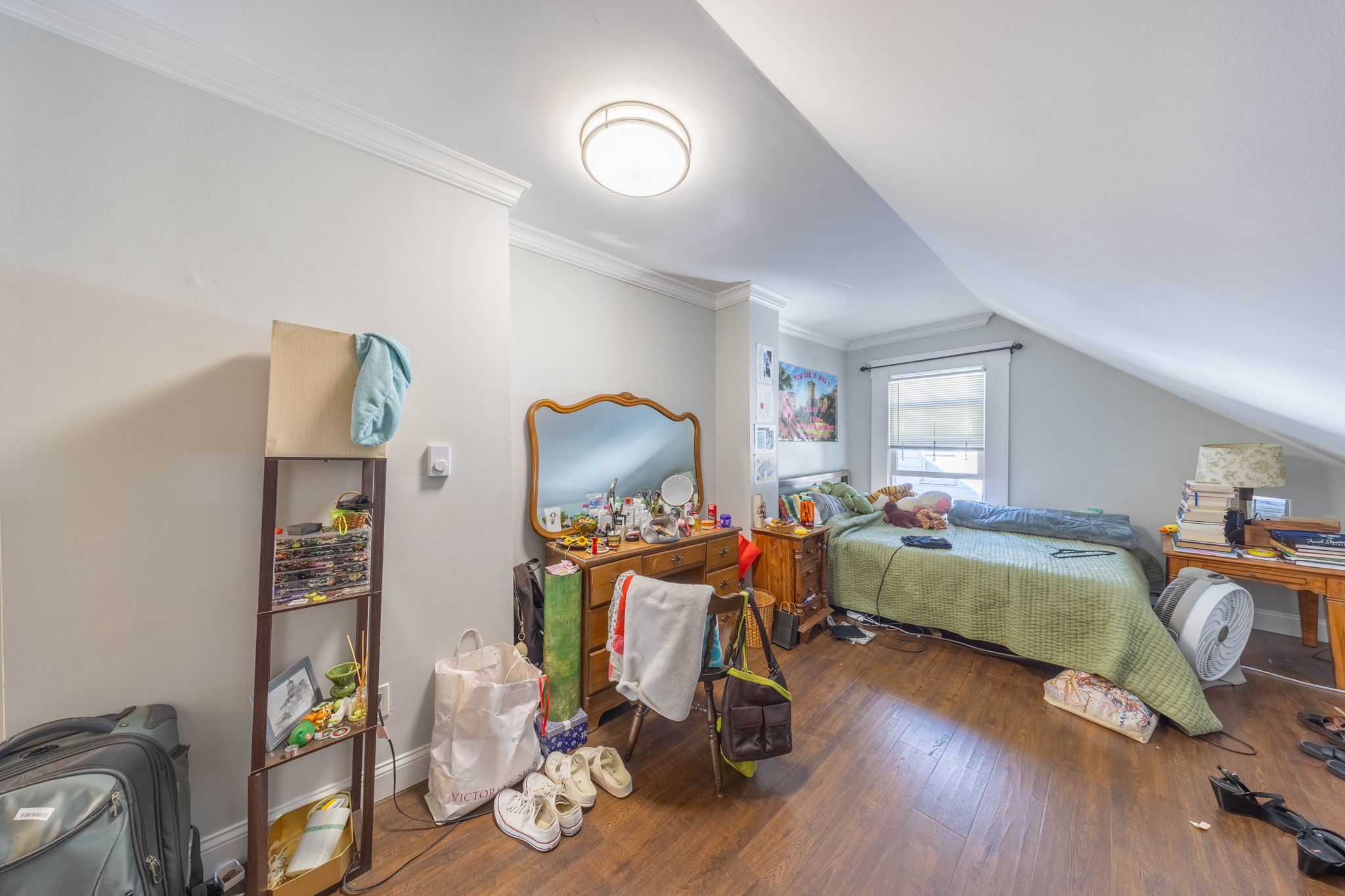 664 Moody St, South Side