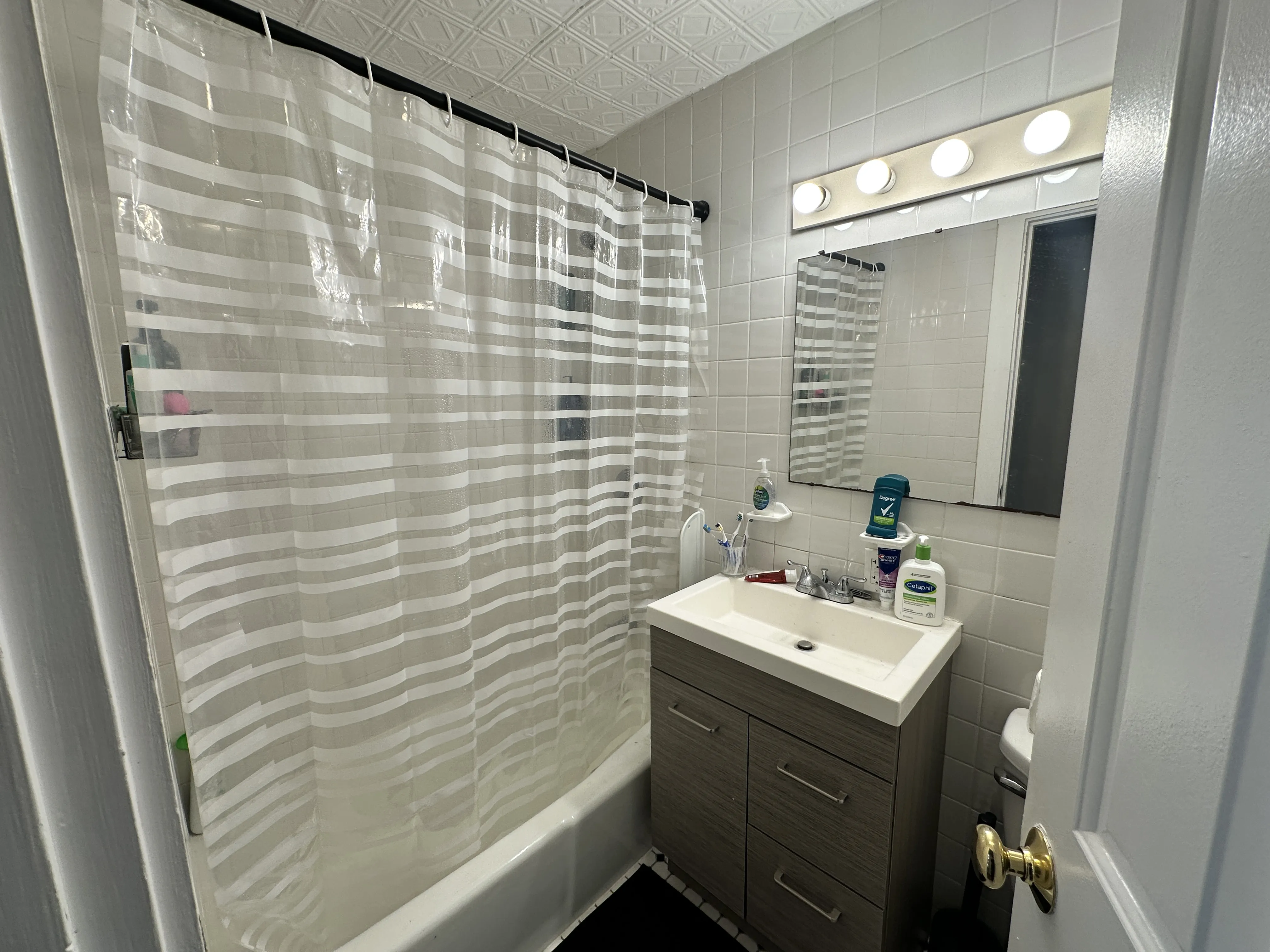 586 Columbus Ave, Roxbury