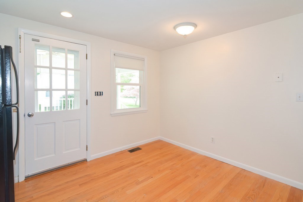 33 Robin Rd, Westborough