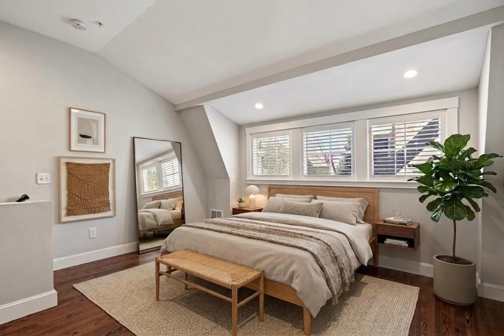5 Atwood Sq, Jamaica Plain