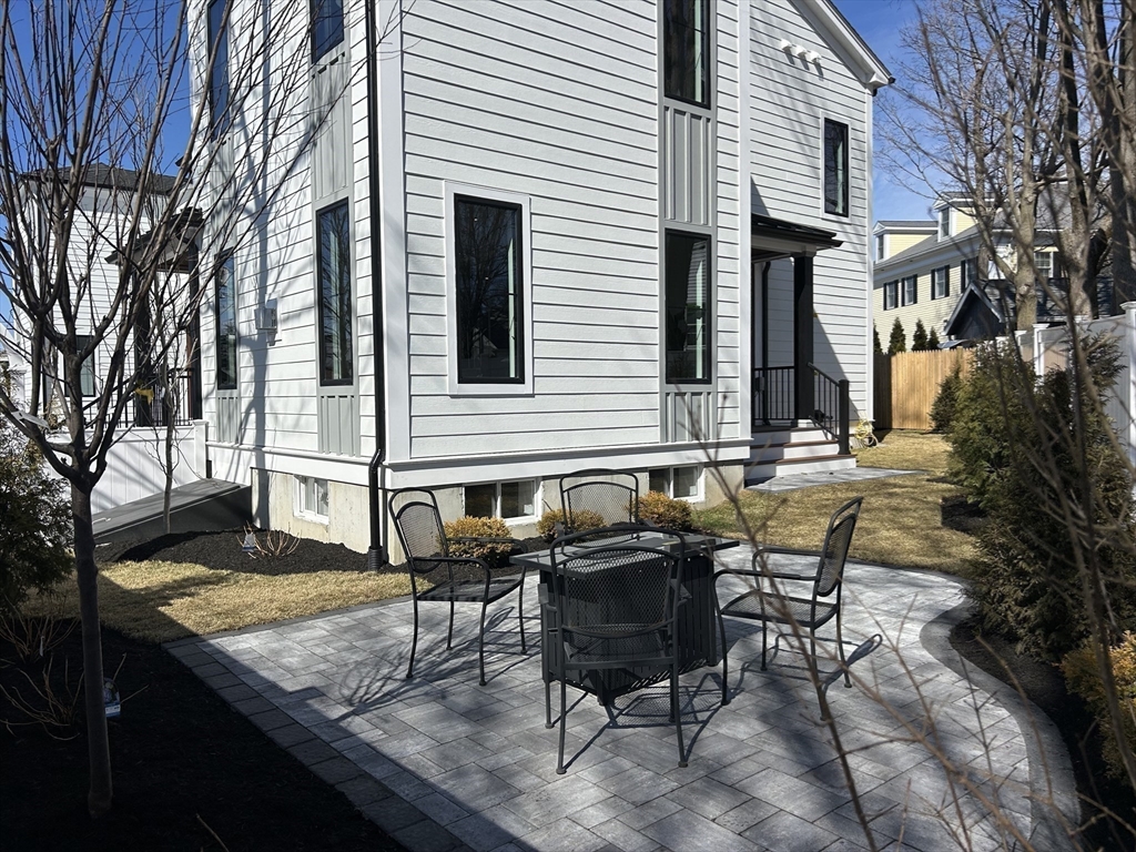 34 Lincoln St, Needham