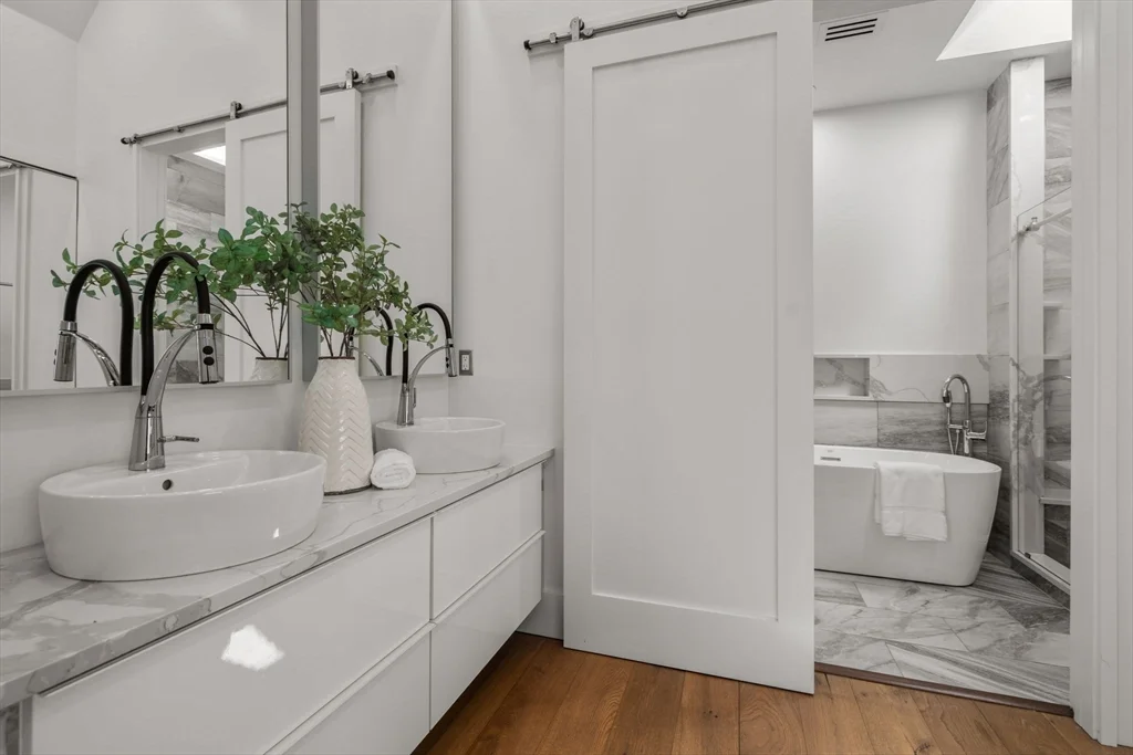 30 Whipple Rd, Lexington