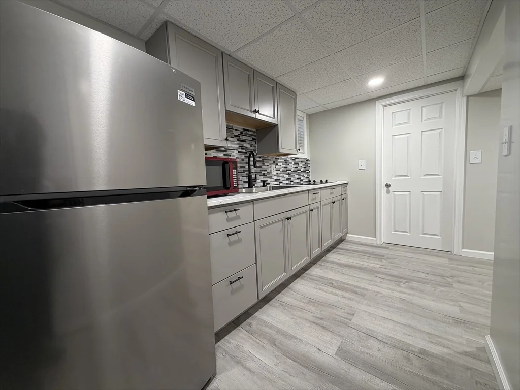 320-322 Wood St, New Bedford