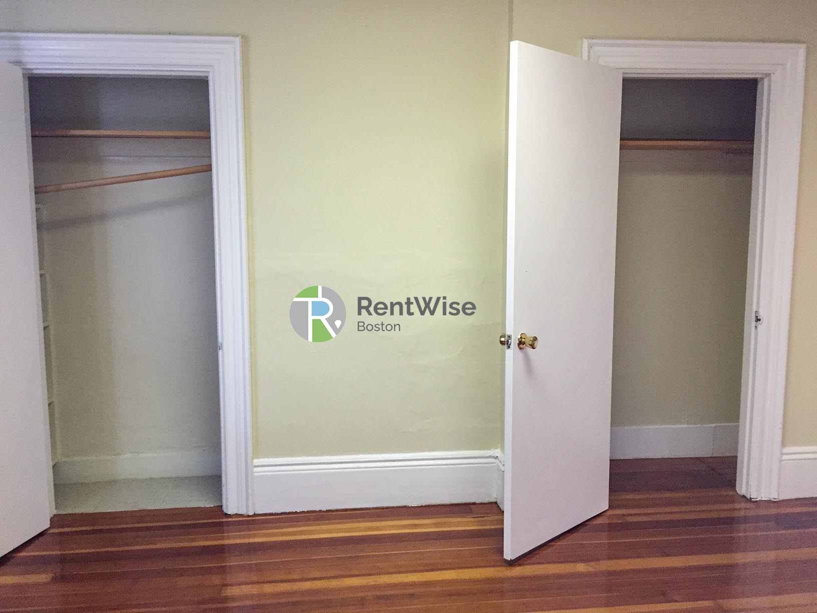 172 Bigelow St, Oak Square