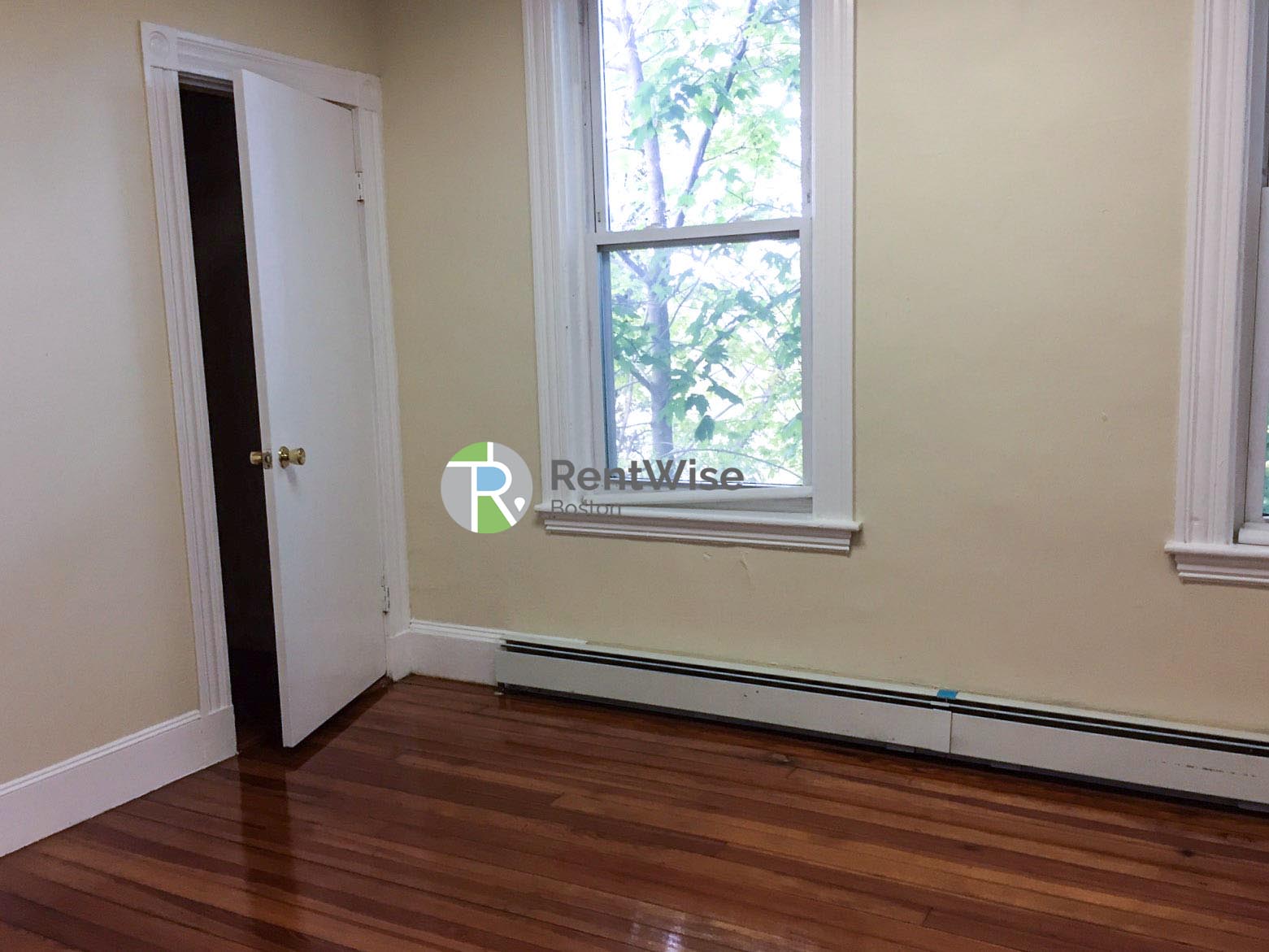 172 Bigelow St, Oak Square