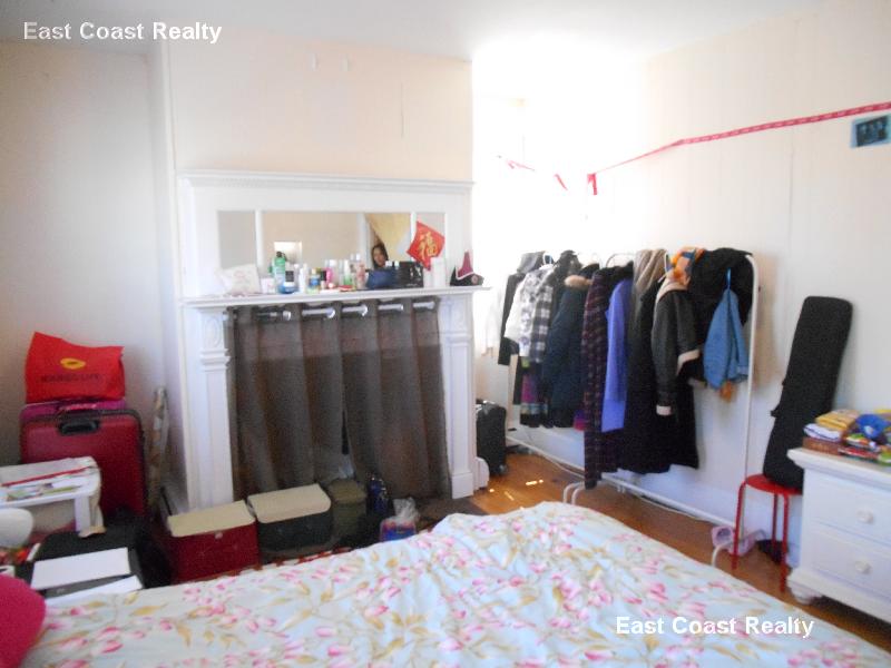 6 Ashford Ct, Allston